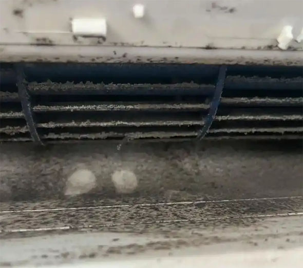 漾濞空调吹的风有股烧焦味是怎么回事